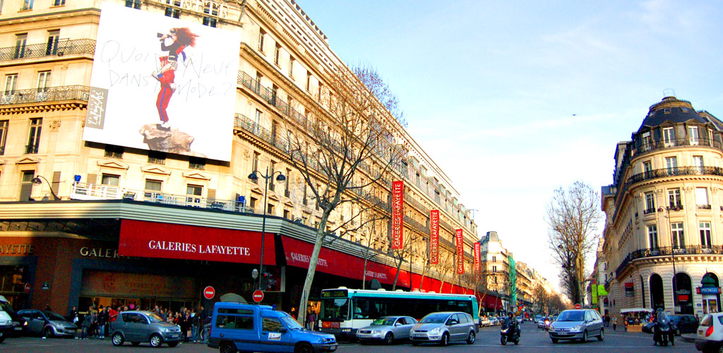 How to get to Galeries Lafayette Haussmann in Paris by Bus, RER